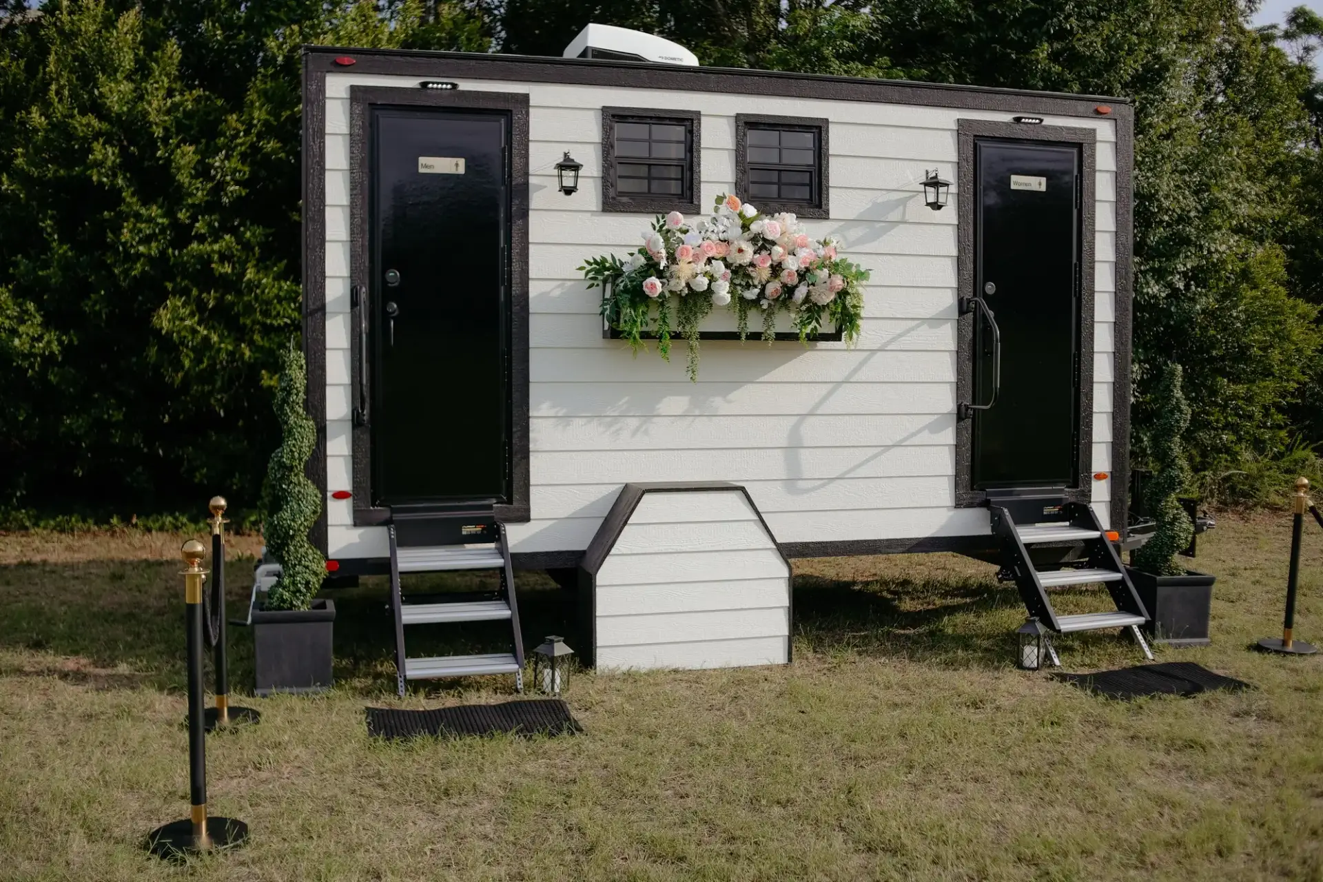 Cottage-style Restroom